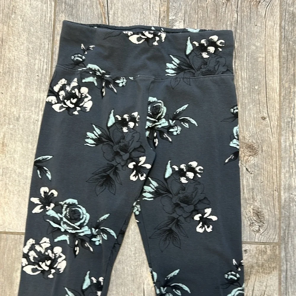 Justice flower floral pants leggings gray size 14